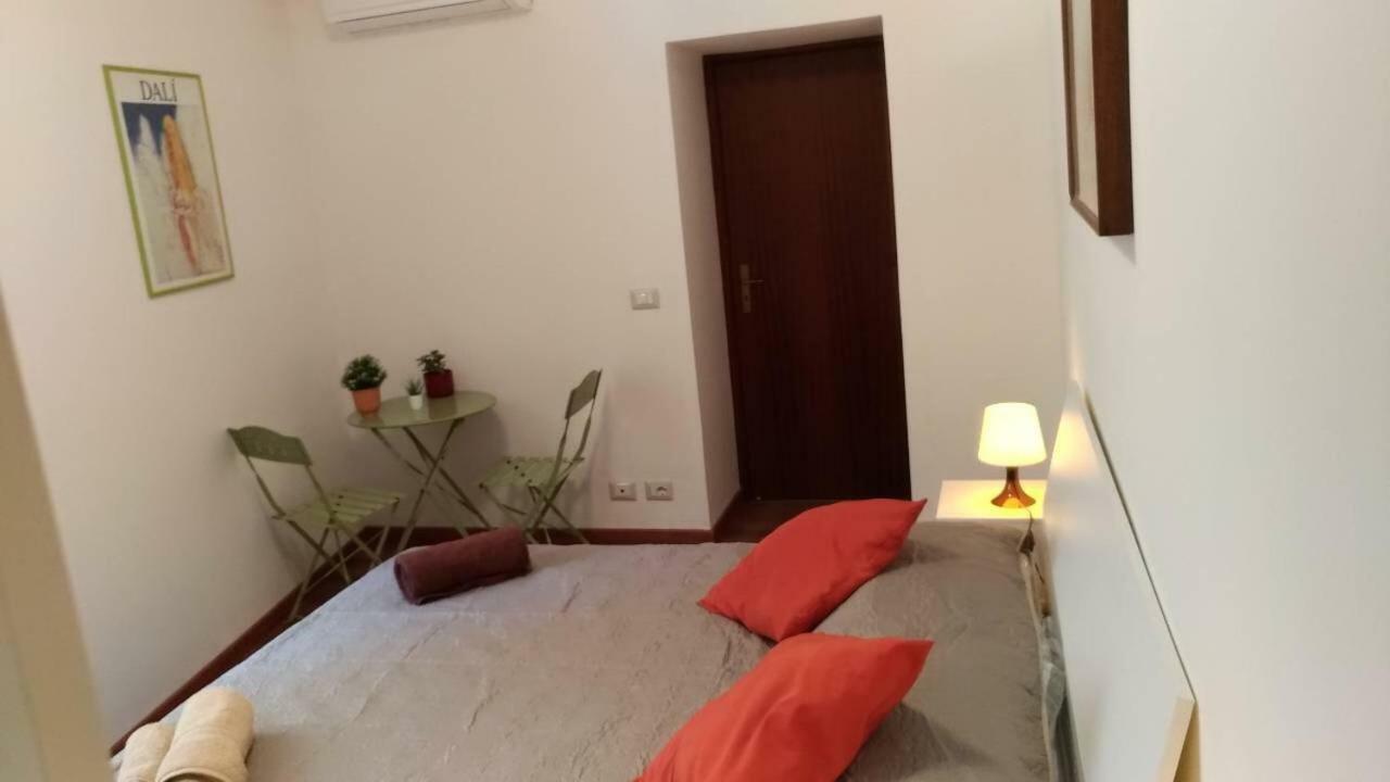 カターニアA Casa Di Loriアパートメント エクステリア 写真