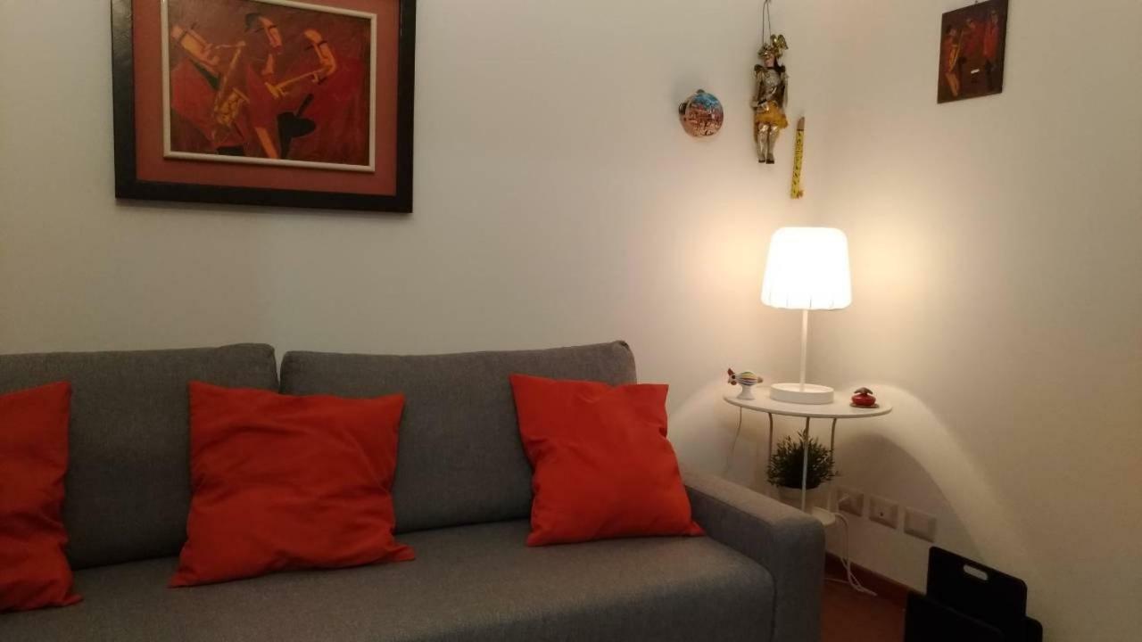 カターニアA Casa Di Loriアパートメント エクステリア 写真